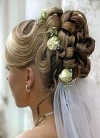 piękne fryzury na ślub,  damskie uczesanie  z numerem :  11